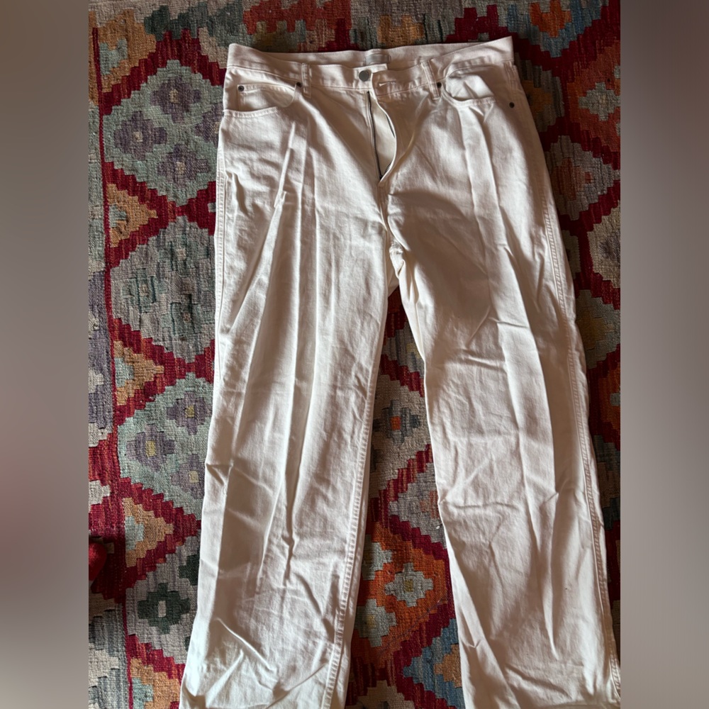 ivory cream white uniqlo straight leg jeans